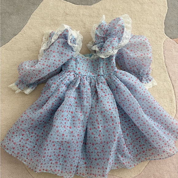Selkie Dresses & Skirts - Selkie sugarfrill classic dress in blue and floral size XS